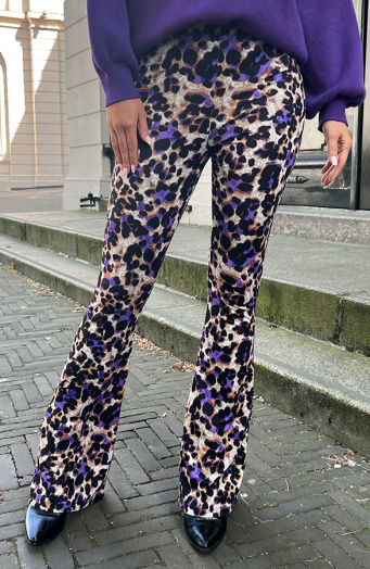 Janine Flared Broek Panterprint Paars